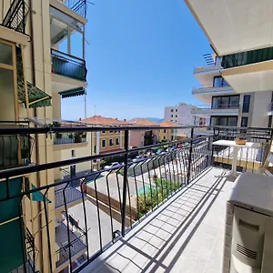 Appartamento 50 Metri Dal Mare - Free Parking E A/c, Pietra Ligure